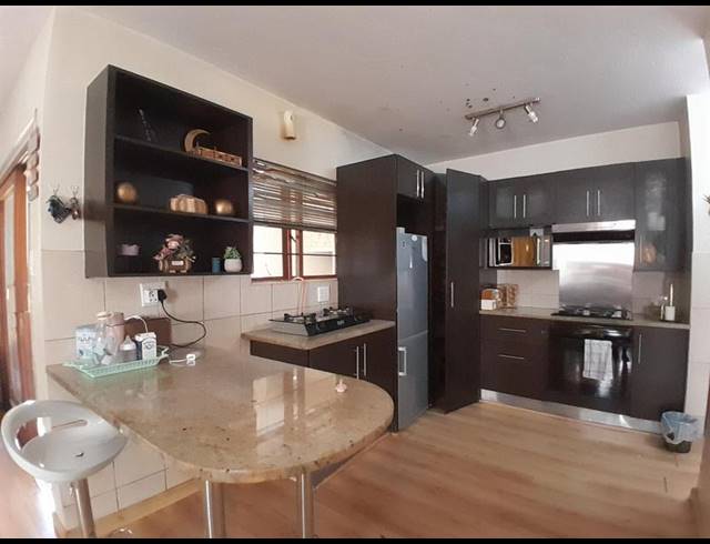 3 BEDROOM TOWNHOUSE FOR SALE IN ELDO VILLAGE